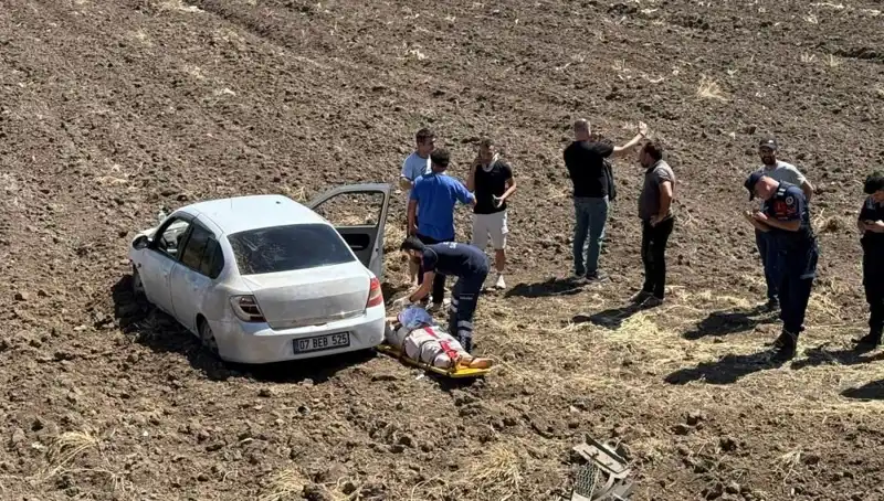 Osmaniye'de Düğün Konvoyunda Tam Facia: Otomobil Tarla Kaldırdı!