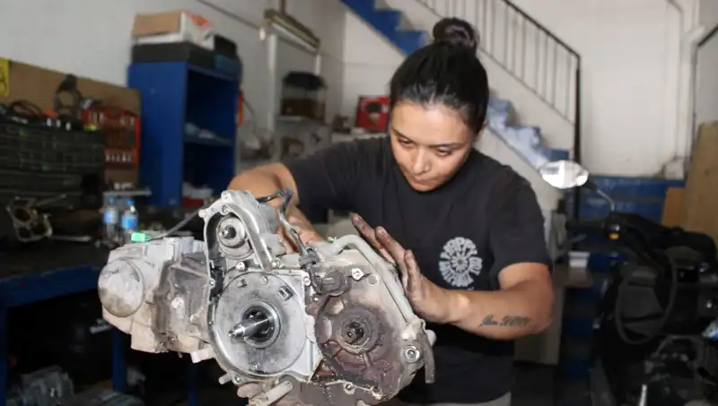 33 Yaşındaki Hayriye, Motor Ustası Olma Hayalini Gerçekleştirdi