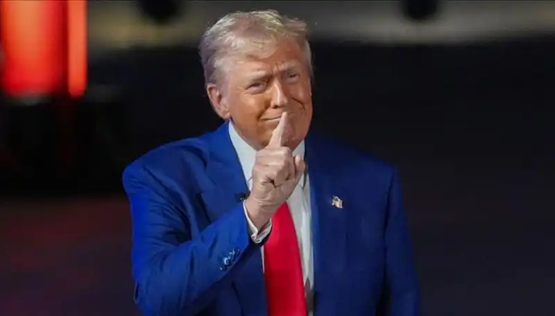 Trump'ın Wall Street Journal'ı Havuzdan Çıkarması ve Epstein Mektubu Ne Anlama Geliyor?