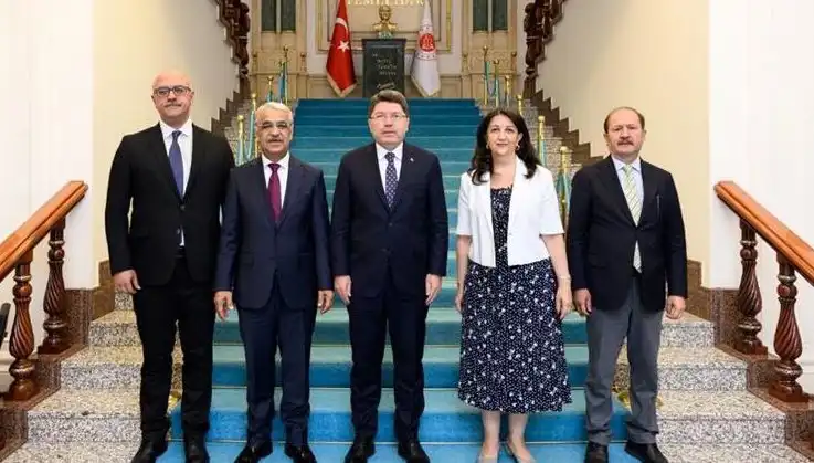 DEM Parti İmralı Heyeti, Adalet Bakanı Yılmaz Tunç ile Görüştü: Farklı Gelişmeler Bekleniyor