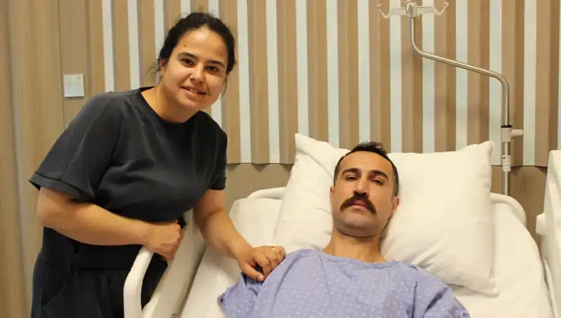 32 Yaşında Mide Kanaması Sandığı Ama Kalın Bağırsak Kanseriyle Yüzleşti