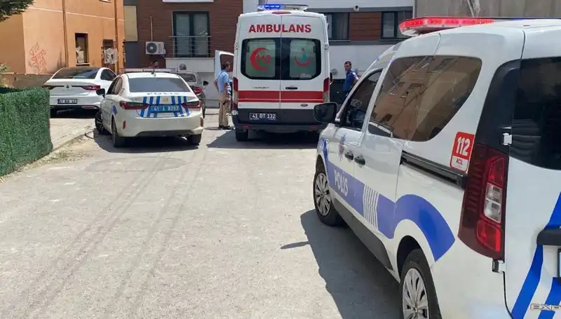 Bıçaklı Kavgada Kardeşler ve Polis Yaralandı: Olayın Detayları