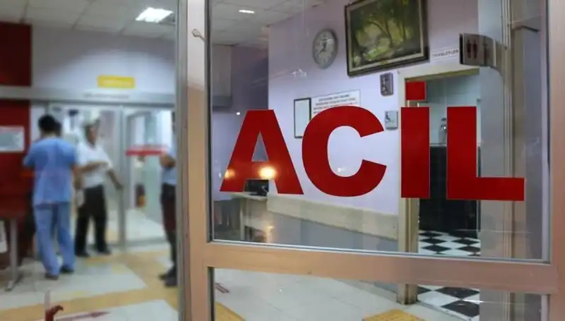 Uşak'ta Ağaçla Çarpan Motosikletli Genç Hayatını Kaybetti
