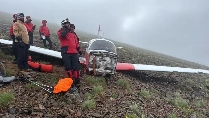 Türk Pilotun Kontrolündeki Uçak Düştü: Trajik Kaza Yeni Evraklar Aydınlatacak mı?