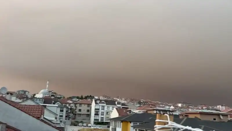 Bursalıları Kül Yağmuruna Dikkat! Kapı ve Pencerelerinizi Kapayın