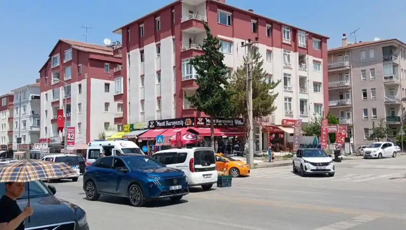 Taksi ile otomobil çarpıştı: Olay anının detayları ve ilk yorumlar