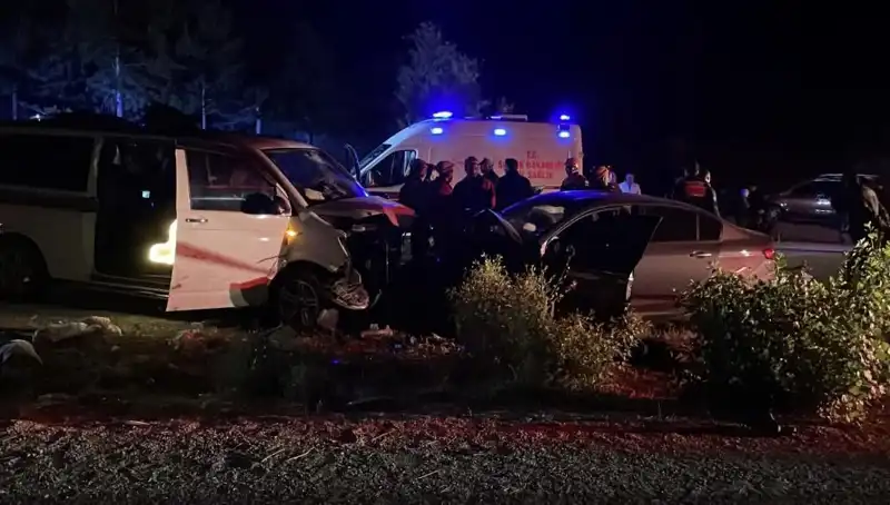 Ters Yön Faciası: Kafa Kafa Çarpışma Sonucu Ölü ve Yaralılar