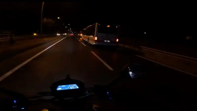 Otobüs Çarpmasıyla Yaralanan 41 Yaşındaki Adam Hayatta Kalma Mücadelesi Veriyor
