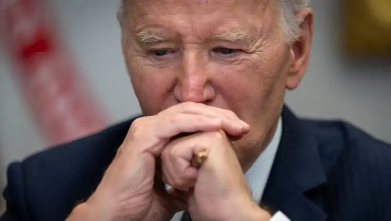 Biden'ın Yaşını Gizleme Yöntemleri: Sağlık Durumu Tartışma Konusu Oldu