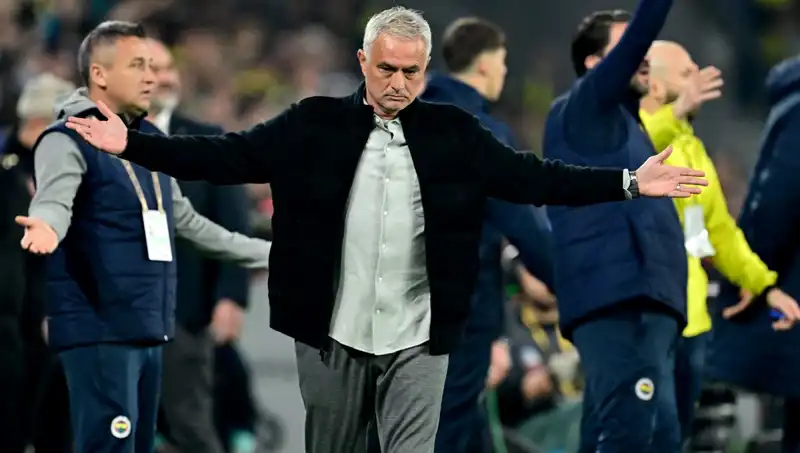 Mourinho'ya Sert Tepki: "Modası Çoktan Geçti" İfadeleri Dikkat Çekti