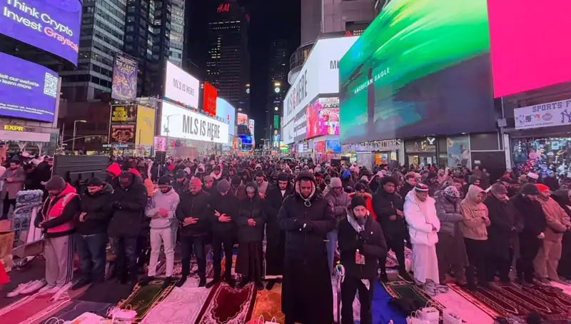 New York Times Meydanı’nda Unutulmaz Teravih Namazı Deneyimi