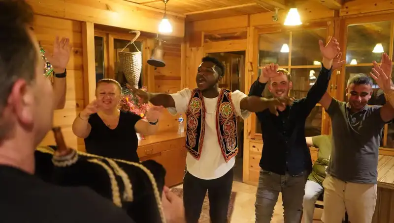 Gana’dan Türkiye’ye, Rize’ye: Genç Tıp Öğrencisi Mezuniyetle Hayallerine Ulaştı