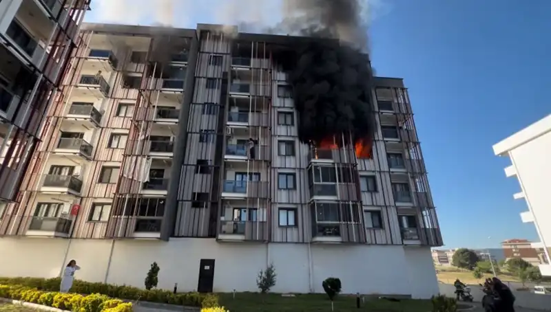 Çanakkale'de Yangın Dehşeti: Gecenin Karanlığında Korku Dolu Anlar