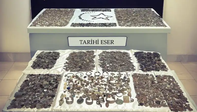 Tarihi Hazine: Sınırda 12 Bin 770 Eser Ele Geçirildi!