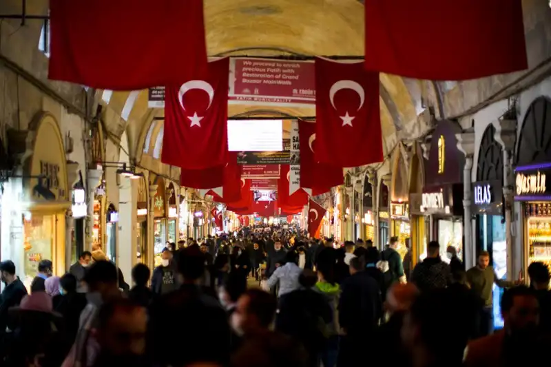 Kapalıçarşı'da 100 Milyon Liralık Vurgun: Çakarlı Araçların Gölgeleri