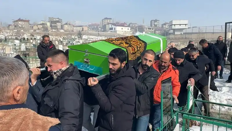 Genç Kız Elektrik Akımına Kapılarak Hayatını Kaybetti, Taziyesi Duygusal Anlarla Gerçekleşti