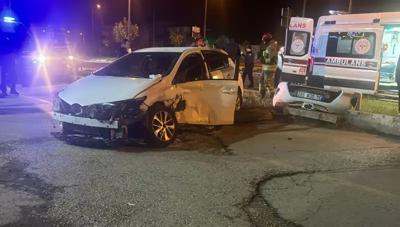 Pikap ve Otomobil Kaza Yaptı: Olayın Ayrıntıları Şok Edici