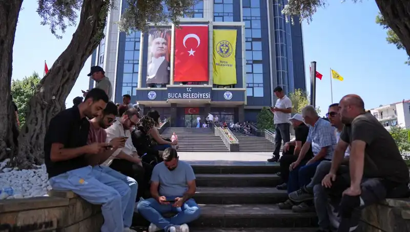 Ücretlerini Alamayan İşçiler, Dikkat Çekici Bir Eylemle Sesini Duyurdu!