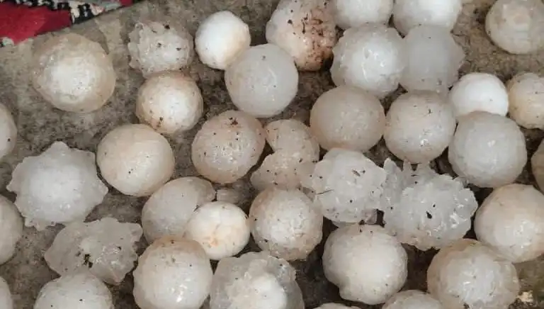 Şanlıurfa'da Kar Topu Büyüklüğünde Dolu Yağışı Etkisini Gösterdi