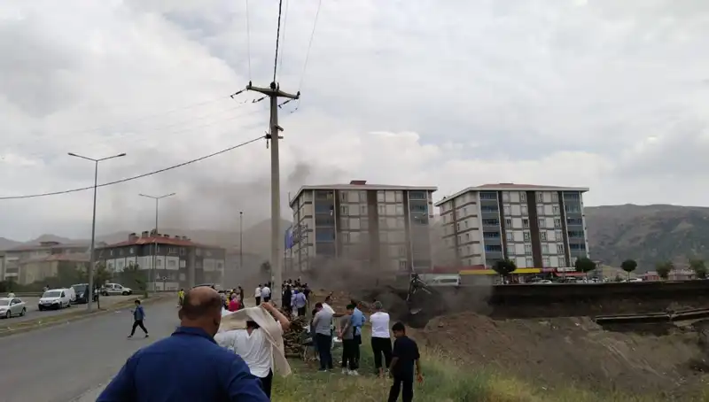 Bitlis'te Doğalgaz Hattında Korkutan Patlama: Can ve Mal Kaybı Yaşandı
