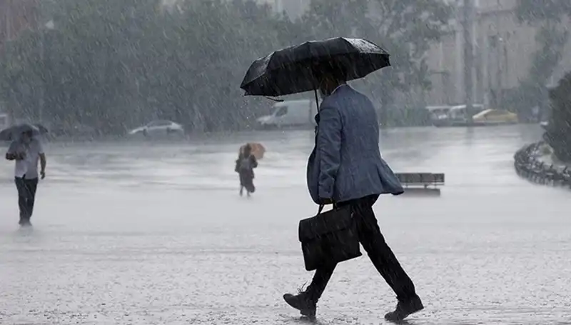 Meteoroloji Uyardı: Sağanak ve Kuvvetli Yağışlar Tüm Türkiye'yi Vuracak!