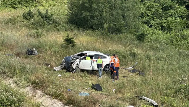 Kuzey Marmara Otoyolu'nda Feci Kaza: Devrilerek Şarampole Yuvarlanan Araçlar Korkuttu
