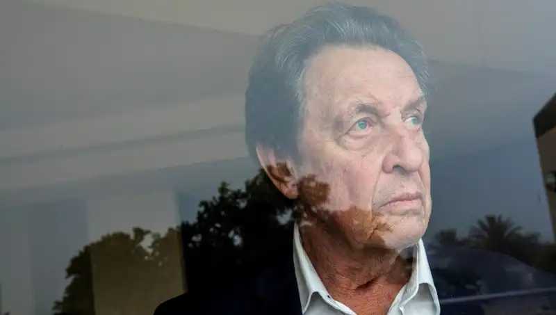 Elon Musk’ın Babasından Şok Edici Açıklamalar: 3 Cinayet ve Büyücülük İddiası