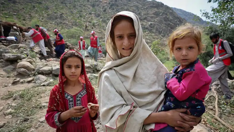 Afganistan'da Uykuda Yakalanan Deprem, 2000'den Fazla Can Aldı: Gözler Yıkımda