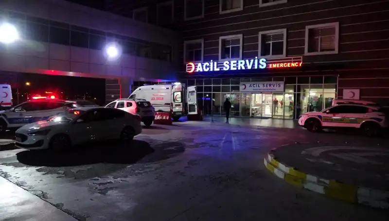 Motosikletli Polis, Üniversite Öğrencisini Çarparak Ağır Yaraladı: Olayın Detayları