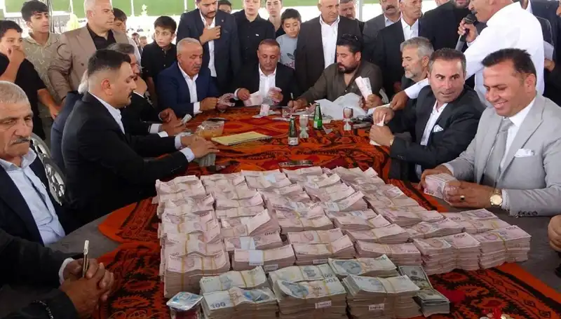 Aşiret Düğününde Altın ve Borç: Kıyametin Eşiğindeki Takı Töreni