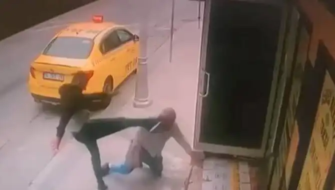 Taksi Durağında Olay: Alacaklı, Oğlunun Bacağını Kırdı!