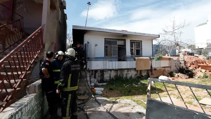 Antalya'da Gecekondu Yangını: Acil Durum ve Kurtarma Eforları