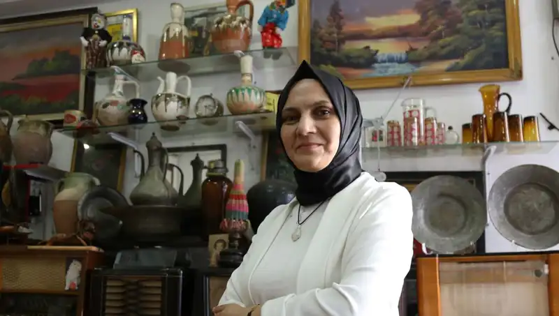 Eşine Kızdığı Eski Eşyaları Şimdi Paraya Dönüştürüyor