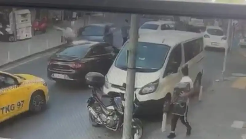 Fren Yerine Gaza Bastı: Trafikte Yaşanan Korkunç Kaza Detayları!