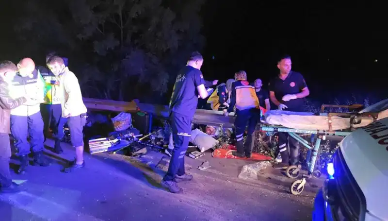 Minibüsten Savrulan Yolcuların Korkunç Kazası: Detaylar Şoke Edici