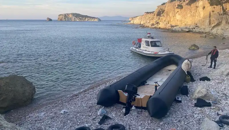 İzmir’de 38 Düzensiz Göçmen Yakalandı: Hayat Mücadelesi Devam Ediyor