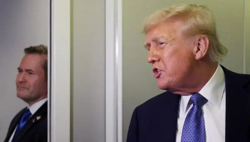 Trump'ın Sızdırdığı Planlar Nedeniyle Mike Waltz Görevden Alındı!