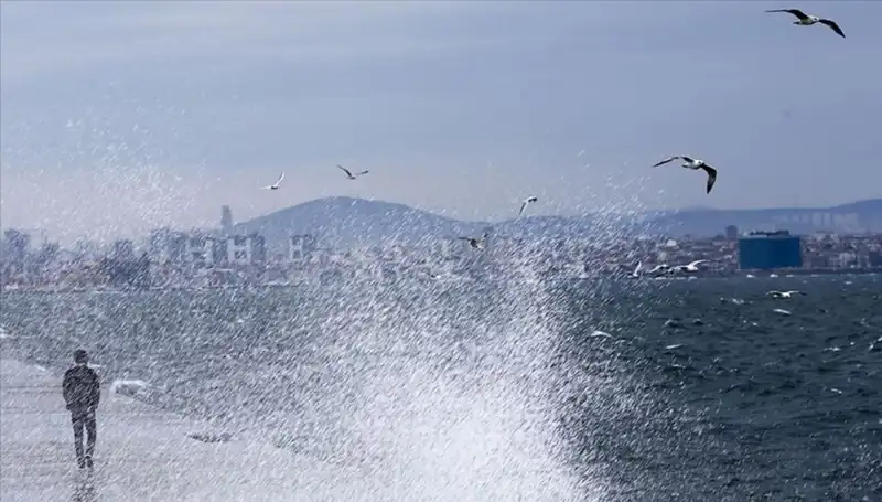 Marmara ve Ege'de Kuvvetli Rüzgar Uyarısı: Hazırlıklarınızı Yapın!