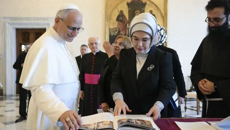 Emine Erdoğan ve Papa Leo: Gazze Gündemi Üzerine Önemli Görüşme